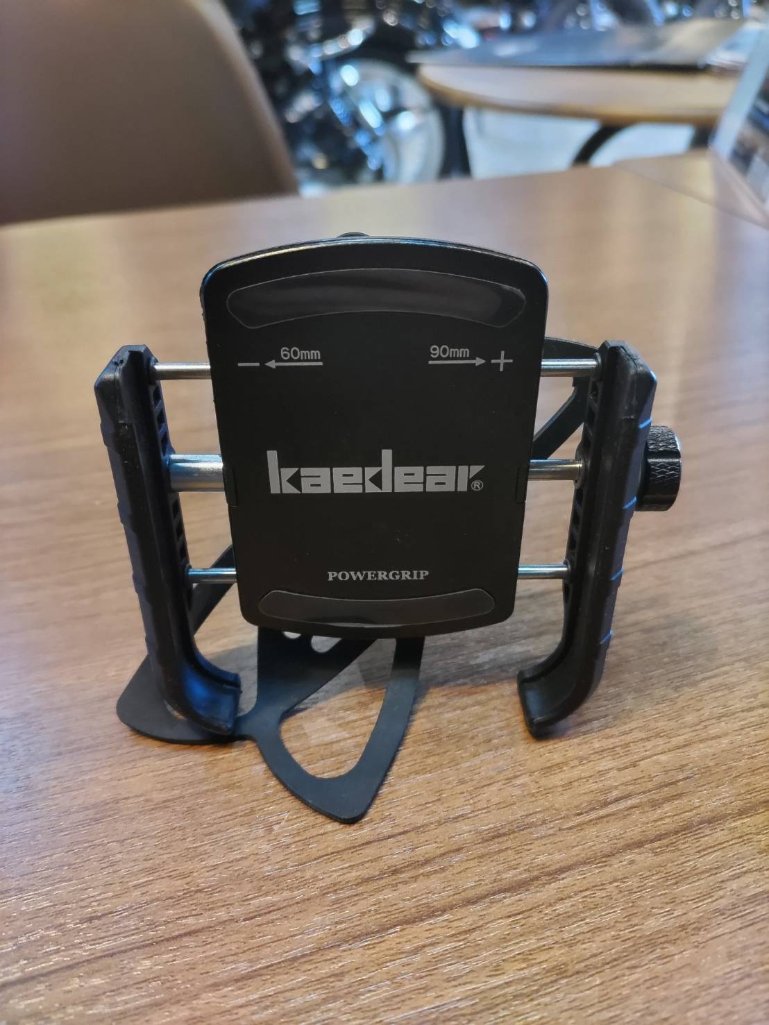 dfb088d8-1a33-47b3-82c3-18996a99cc56 スマホホルダー - 画像 (1)